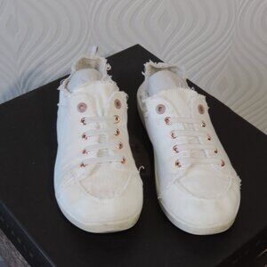 VIONIC BEACH sz 10 Pismo White Canvas Sneaker Coastal Life Vibe